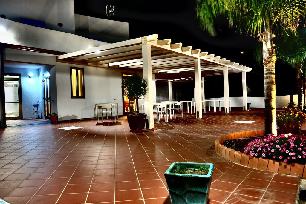 Alta Marea Hotel Gioiosa Marea Zewnętrze zdjęcie