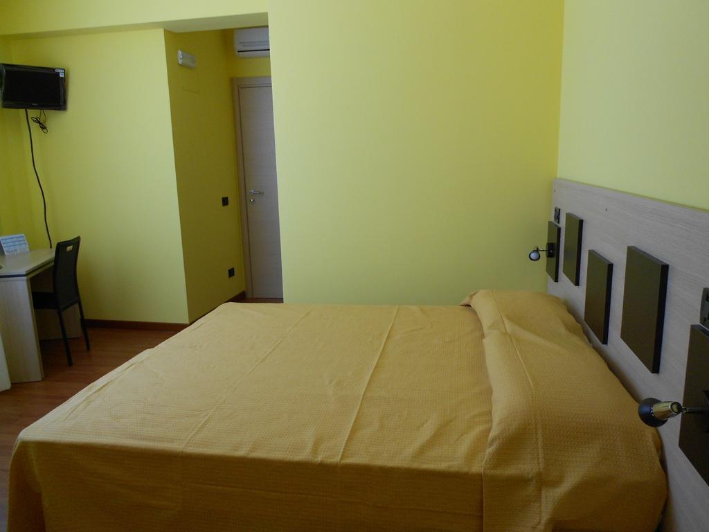 Alta Marea Hotel Gioiosa Marea Pokój zdjęcie